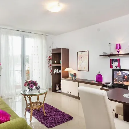 By The Sea - 6843 マカルスカ