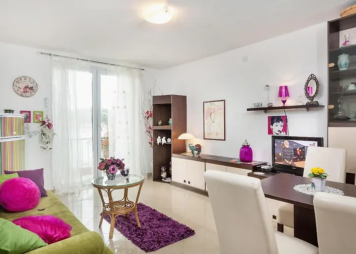 Apartments By The Sea Makarska - 6843 Makarska