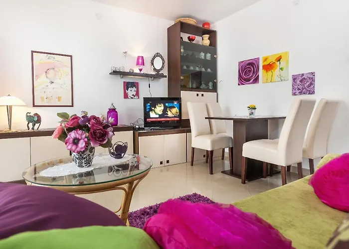 Apartments By The Sea Makarska - 6843 *